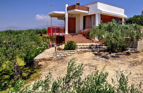 Ribera Villa | Attractive villa with sea view and garden in one of Sicily's loveliest areas