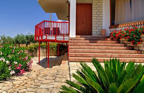 Ribera Villa | Attractive villa with sea view and garden in one of Sicily's loveliest areas