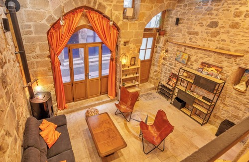 Figeac Apartment | Atypical accommodation in medieval center