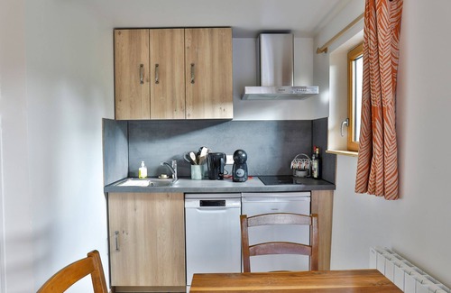 Plescop Apartment | Atypical studio in Brittany. Pets allowed.