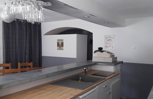 Sainte-Anne-d'Auray Apartment | ATYPICAL T2 - OLD BAR /CAFE
