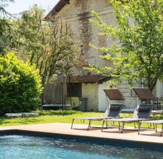Issigeac House | Atypique ancienne gare d'Issigeac,piscine privée,pétante,grand terrain