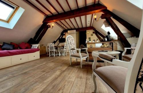 Avize Apartment | Au 1894 Loft