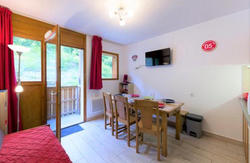 Orcieres-Merlette Apartment | Au bon endroit N1 - Appartement 2 pièces 7 personnes - proche pistes - coeur station - balcon