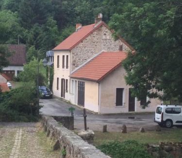 Menat Apartment | Au bord de la Sioule
