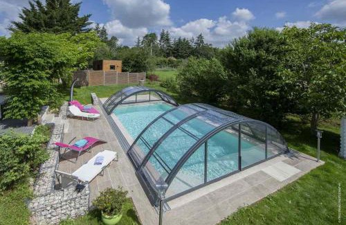 Monteaux House | Au Coeur du Bien-Etre, gîte avec piscine chauffée et couverte, SPA, sauna, massages