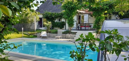 Monteaux House | Au Coeur du Bien-Etre, gîte avec piscine chauffée et couverte, SPA, sauna, massages