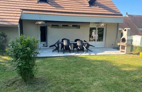 Lye House | Au dessus des près