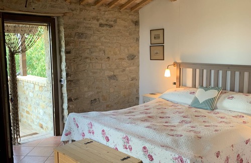 Castiglione Messer Raimondo Cottage | Authentic holiday home with a Mediterranean atmosphere and private swimming pool