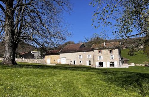 Saint-Rambert-en-Bugey Villa | Au Verger Maison de charme avec piscine