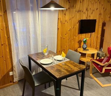 Evolene Apartment | Au village d'Evolène, très joli studio calme et ensoleillé