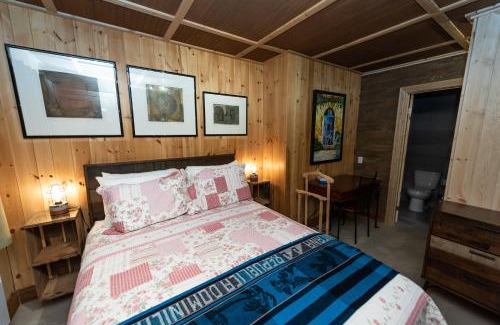 Petite-Riviere-Saint-Francois Hotel | Auberge Le Four à Pain