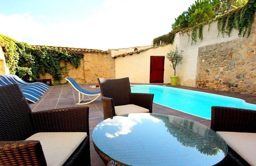 Conilhac-Corbieres Hotel | Auberge Côté Jardin
