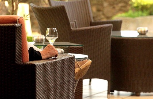 Conilhac-Corbieres Hotel | Auberge Côté Jardin