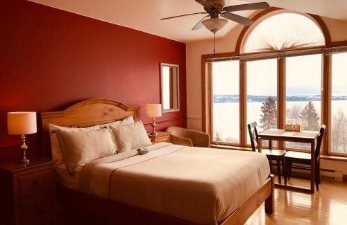 Baie-St-Paul Hotel | Auberge Cap aux Corbeaux