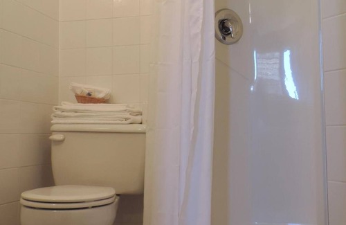 Chicoutimi House | Auberge Centre-Ville