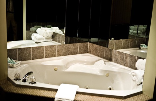 Maniwaki Hotel | Auberge du Draveur
