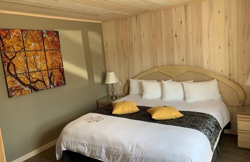 Maniwaki Hotel | Auberge du Draveur