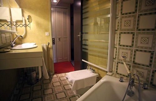 Saint-Jean-du-Gard Hotel | Auberge du Peras