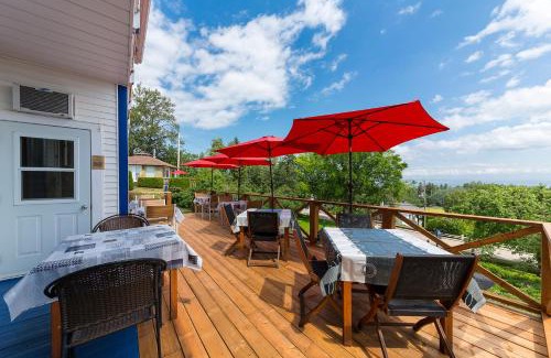Cap-a-l'Aigle Hotel | Auberge Fleurs de Lune