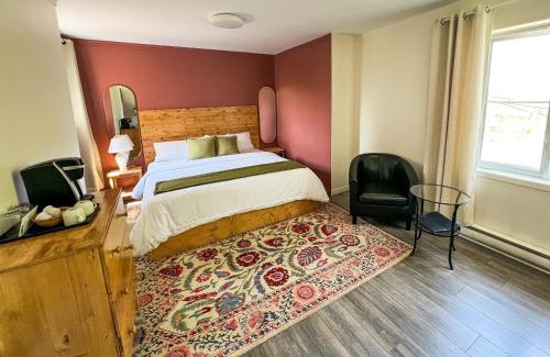 Grandes-Bergeronnes Hotel | Auberge la Rosepierre bistro Henri