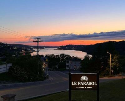 Chicoutimi Hotel | Auberge le Parasol
