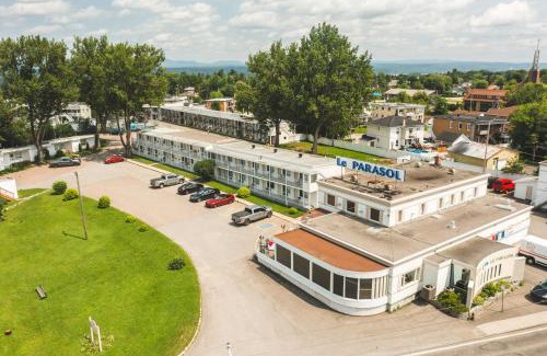 Chicoutimi Hotel | Auberge le Parasol