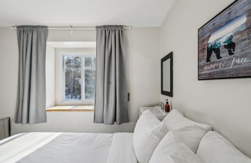 Mont-Tremblant Hostel | Auberge Manitonga