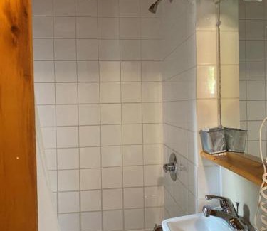 Saint-Jacques Hotel | Auberge MicKy Inc