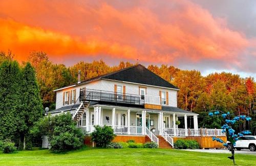 Hebertville Hotel | Auberge Presbytere Mont Lac-Vert