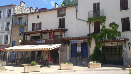 La Javie Hotel | Auberge Roman