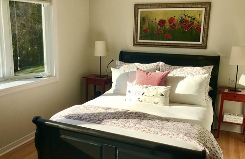 Chelsea Bed & Breakfast | Auberge Tom B&B