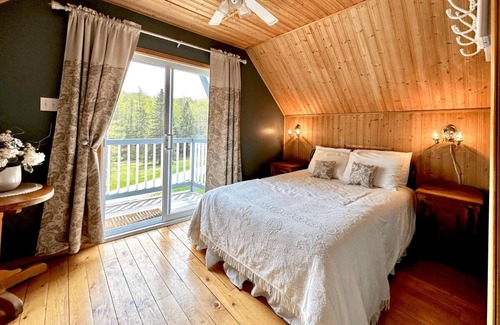 Harrington Hotel | Auberge Val Carroll