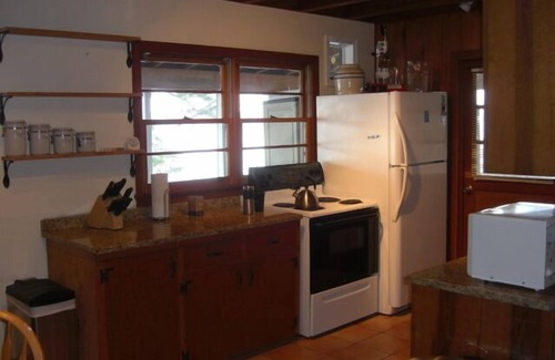 Eclectic Cabin | Aubreys Lakewood Cabin -FREE DAY w Qualified Booking- Fishing, Football Friendly