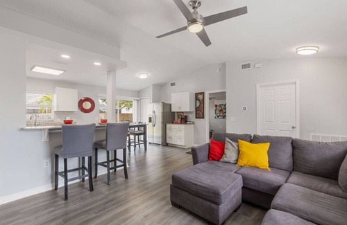 Auburndale House | Auburndale Getaway Luxurious Style Open Floorplan