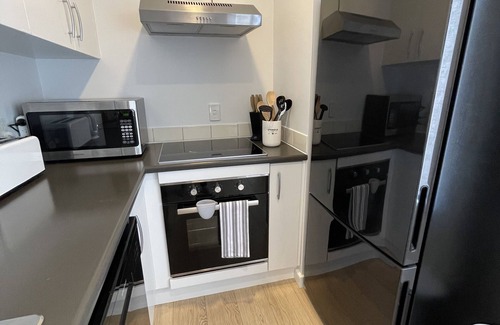 Auckland Central Business District House | Auckland City CBD - walk to Spark Arena & Parnell from our spacious 3 bed home