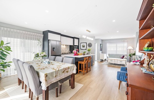 Greenlane - Ellerslie Villa | Auckland Golden Phoenix Holiday Homes