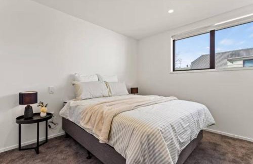 Te Atatu Peninsula House | Auckland Peninsula Stunner