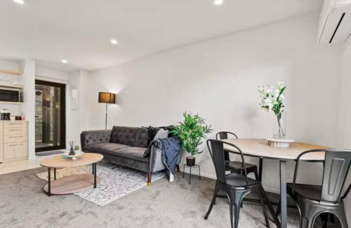 Te Atatu Peninsula House | Auckland Peninsula Stunner