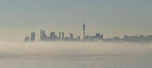 West Harbour House | Auckland Sea&SkyTower view HOMESTAY with free Netflix, Parking