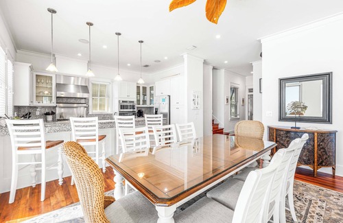 Delos House | Aug-Oct Reduced!*On Beach*Pool Access*Elevator!