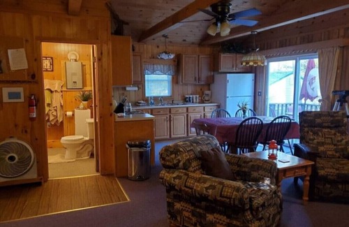 Keeseville Cabin | Augur Lake Cabin Escape