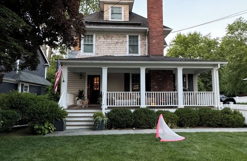 Old Greenwich House | August in Old Greenwich - walk to town bike to beach!