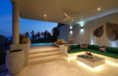 Chaweng City Center Villa | AUGUST POOL VILLA