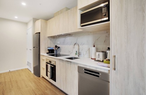 Parnell Apartment | Augustus Harmony Apartment with Parking