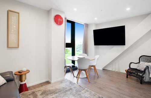Parnell Apartment | Augustus Harmony Apartment with Parking - Air-con