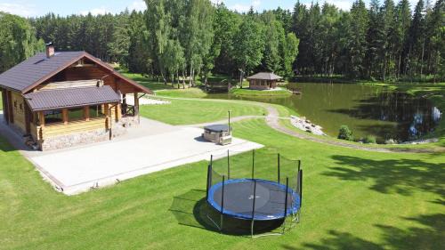 Gratiskes House | Auksinis Ąžuolas