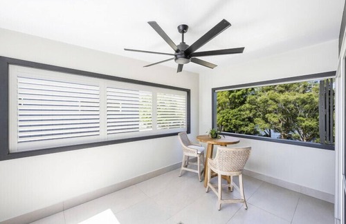 Yamba Apartment | Aura Apartment, Embark on a rejuvenating solo retreat or a romantic escape