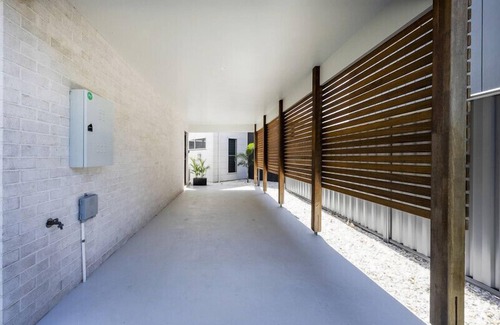 Yamba Apartment | Aura Apartment, Embark on a rejuvenating solo retreat or a romantic escape