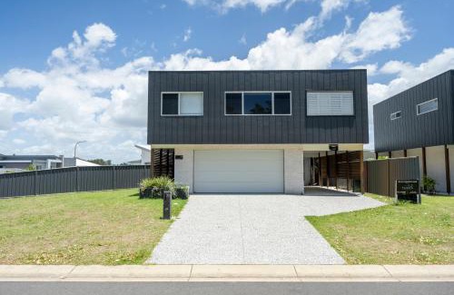 Yamba Apartment | Aura Apartment - LJHooker Yamba
